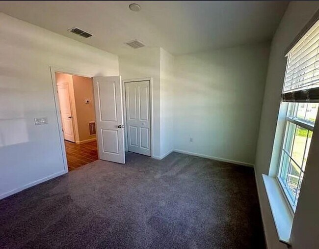 Building Photo - 4511 NW 14th Lp