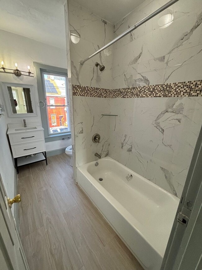 Building Photo - Newly Renovated 4 Bedroom, 2 Full Bath in ...
