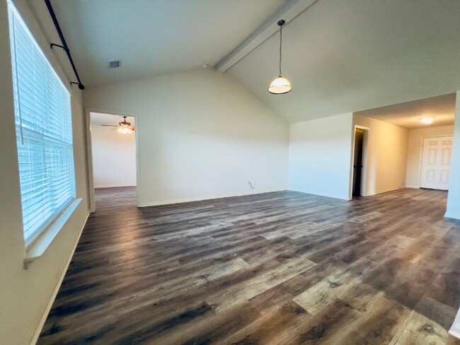 Building Photo - 1307 Tobin St