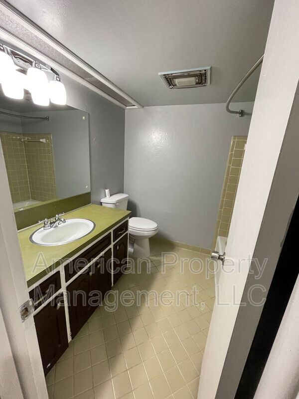 Building Photo - 2519 S 108th E Ave