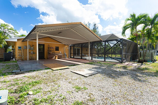 Building Photo - 169 Armadillo Way