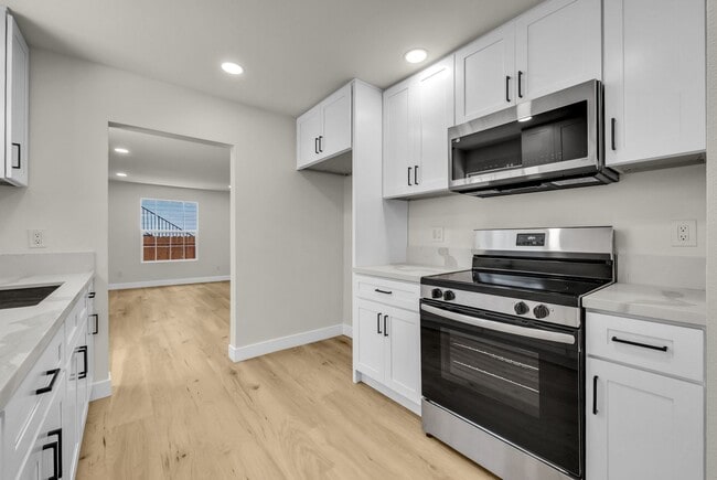 Building Photo - 116 N Cornell Ave