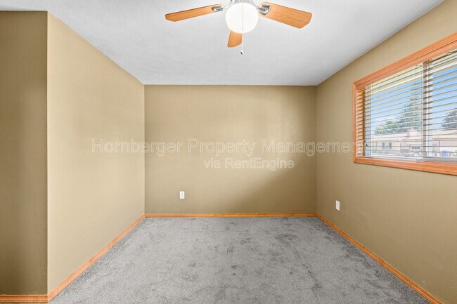 Building Photo - 1703 N Walnut Rd