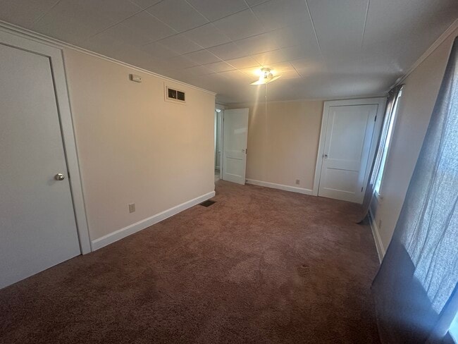 Building Photo - 85 Landers Ave