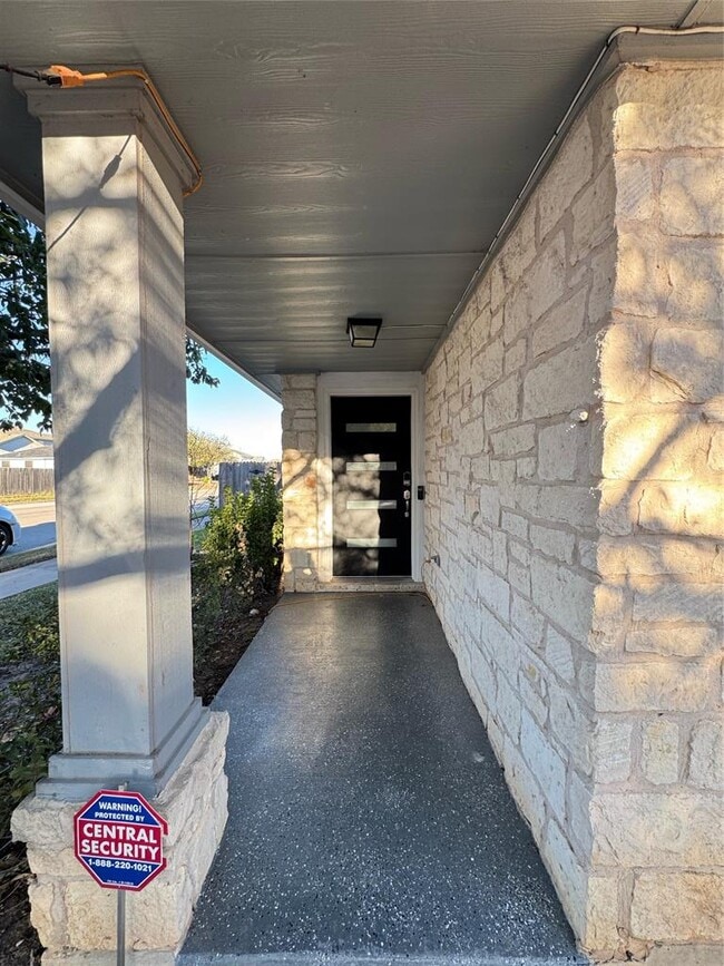 Building Photo - 15200 Mandarin Crossing