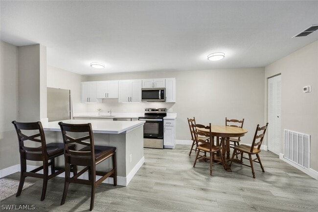 Building Photo - 17420 Birchwood Ln