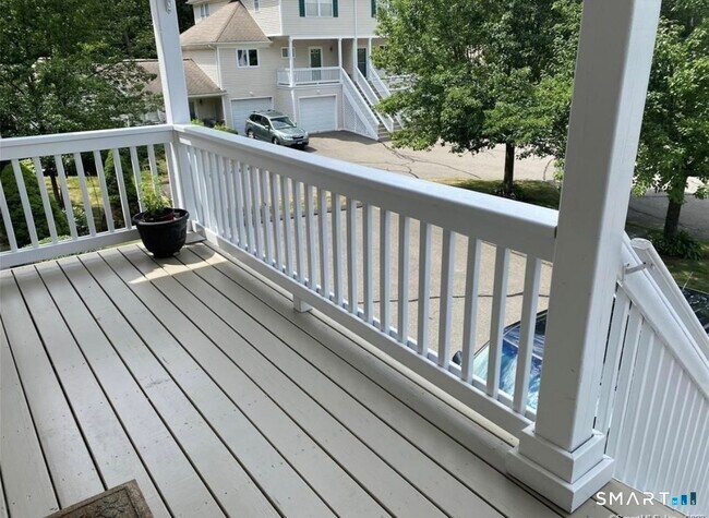 Building Photo - 11 Trout Brook Cir