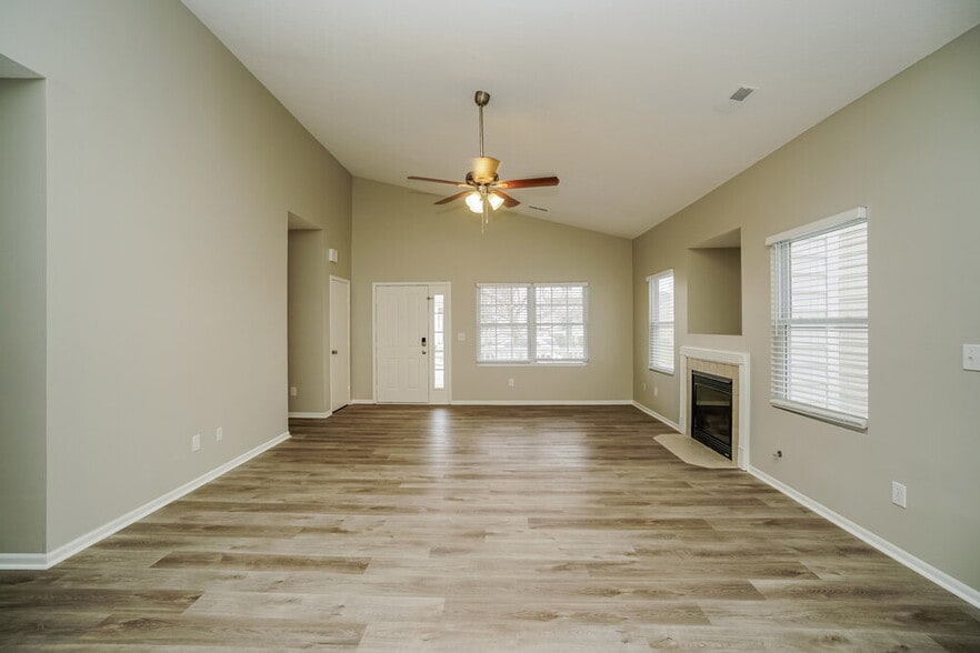 Building Photo - 4043 Summerstone Dr
