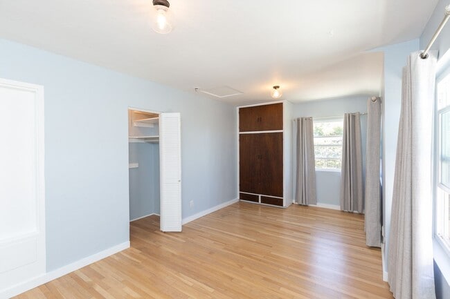Building Photo - 2 Bed, 2 Bath home in Ocean Beach
