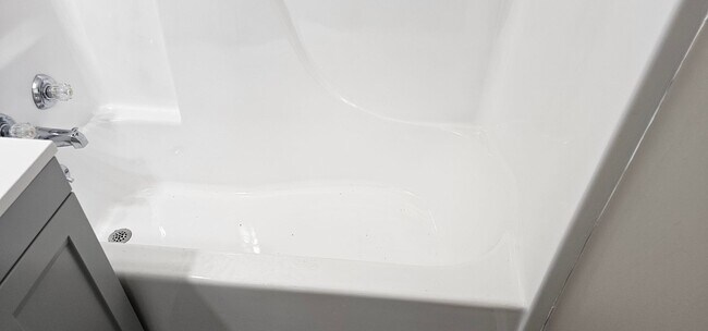 Building Photo - COMING SOON!! Available Soon in SF KCMO