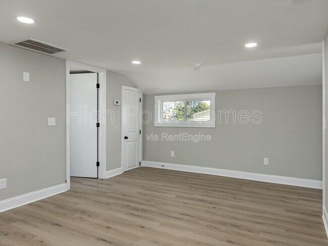 Building Photo - 1201 E 32nd St