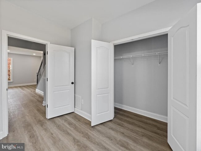 Building Photo - 13133 Park Crescent Cir