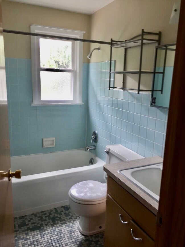 Full bath - 11807 W Mequon Rd