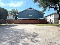Building Photo - 1309 Southport Dr
