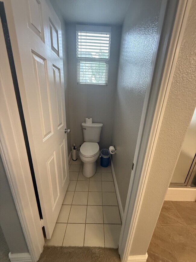 Building Photo - Beautiful and Spacious Newly Remolded ADU with Private Entrance - Newly painted, new appliances -...