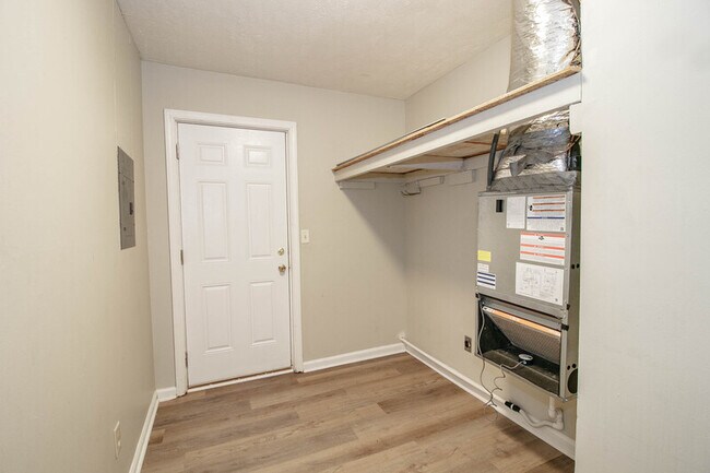 Building Photo - 23-423 Thompsonville Ln