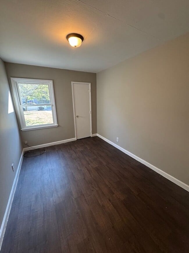Building Photo - 4320 Lillie St