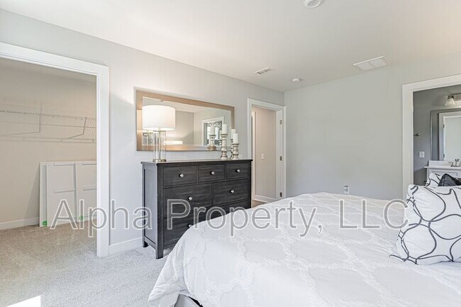 Building Photo - 505 Olivia Springs Dr