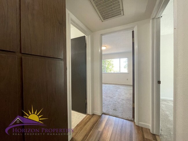 Building Photo - 5230-5232 Arbardee Dr