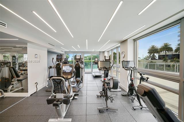 Building Photo - 1541 Brickell Ave