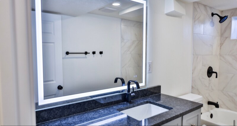 Building Photo - 350 W 2575 N