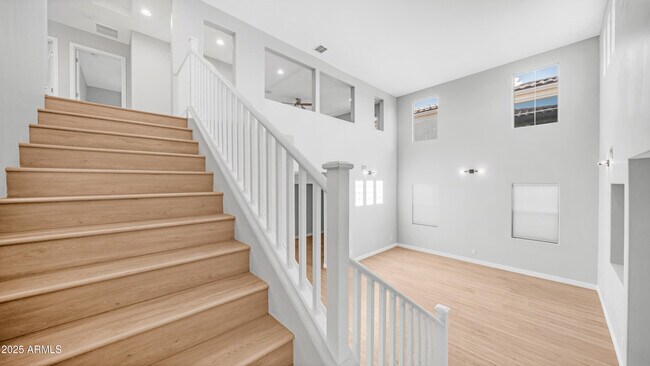 Building Photo - 4349 S Helix