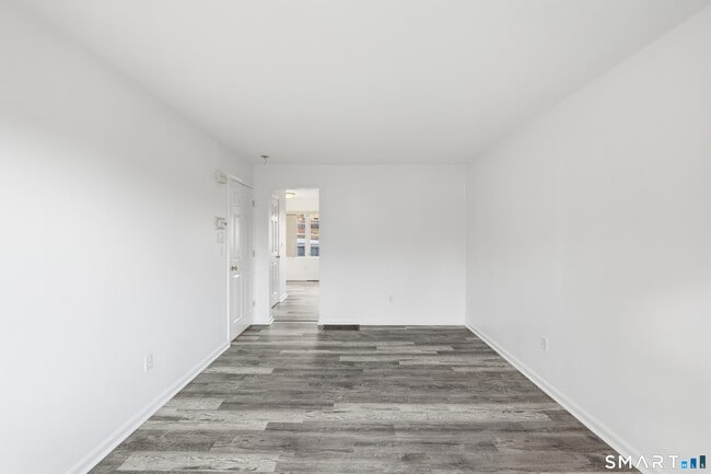 Building Photo - 135 Bucks Hl Rd