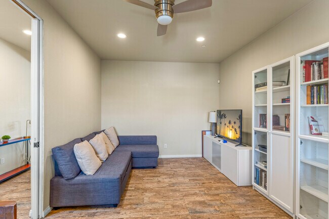 Building Photo - 74131 Imperial Ct E