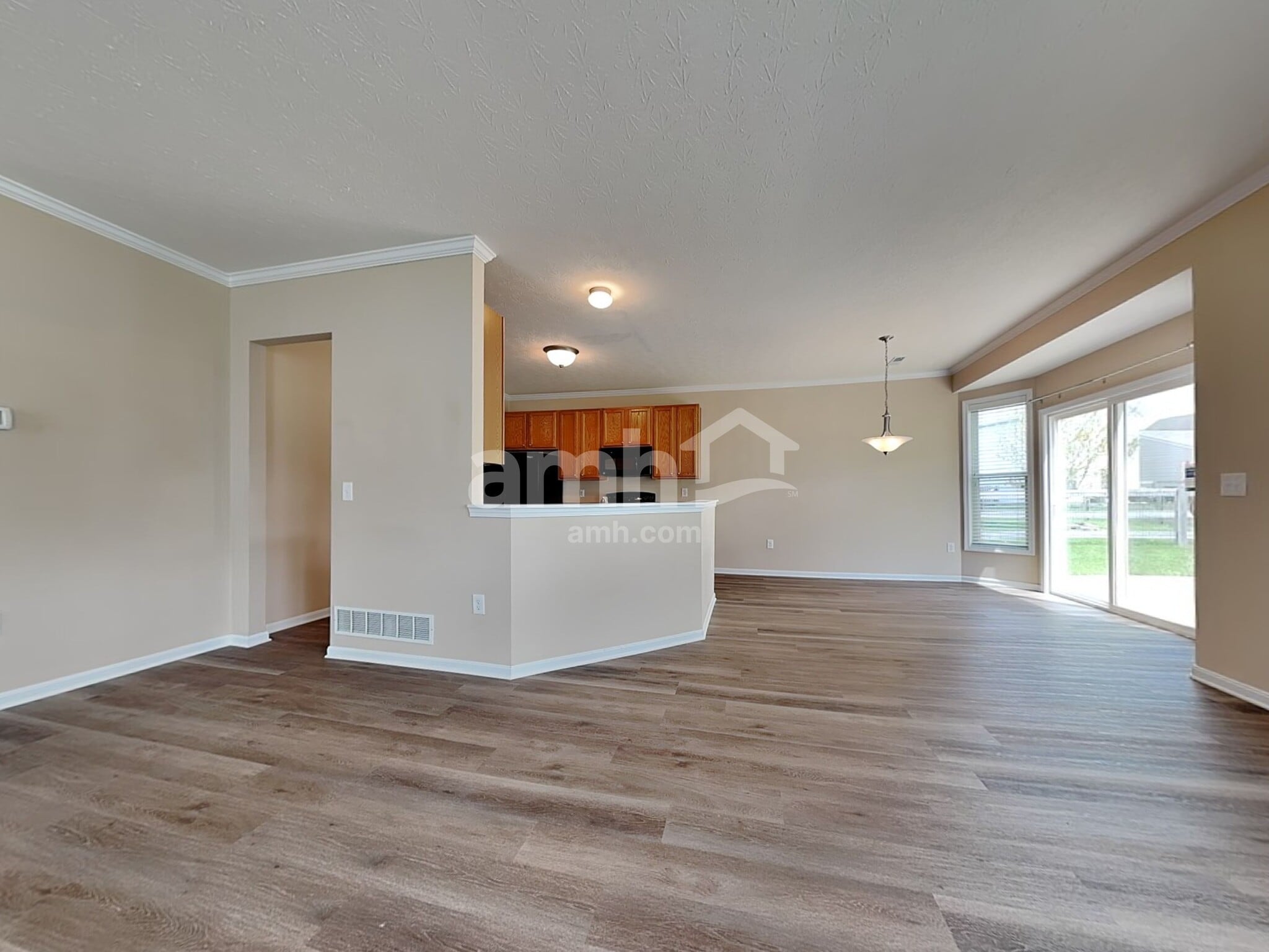 Building Photo - 310 Hennepin Dr
