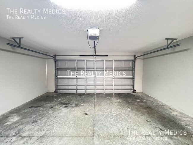 Building Photo - 32 Fir Dr