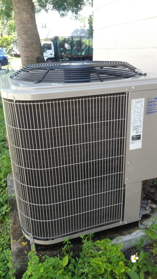 Building Photo - 4430 Glissade Dr