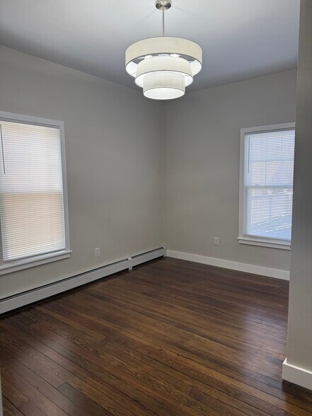 Building Photo - 33 Rosegarden St