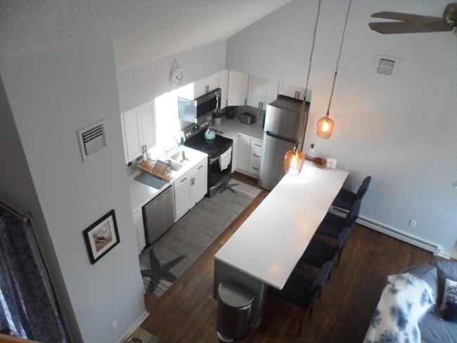 Building Photo - 9400 Ventnor Ave