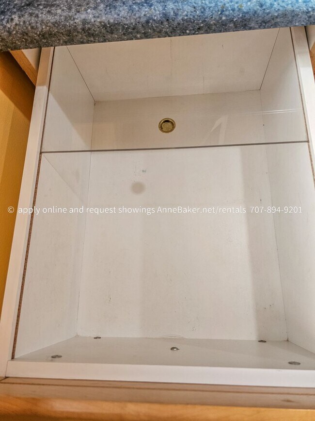 Building Photo - Exquisite Home among the Oak Trees