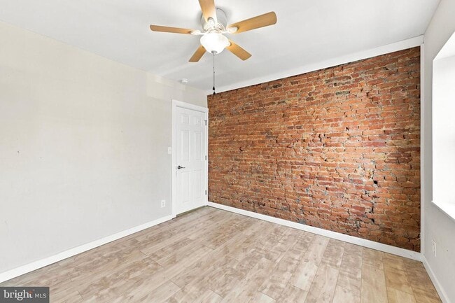 Building Photo - 2307 N Mascher St