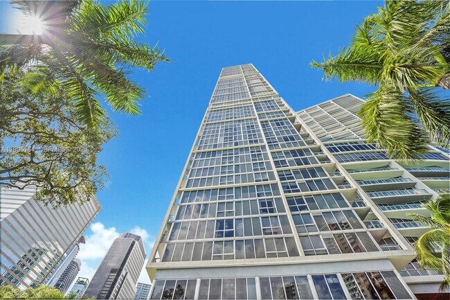 Building Photo - 495 Brickell Ave