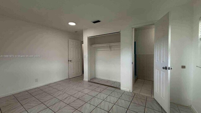 Building Photo - 6473 SW 19th St