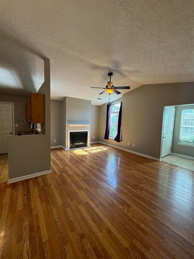 Building Photo - 889 Revere Run Dr