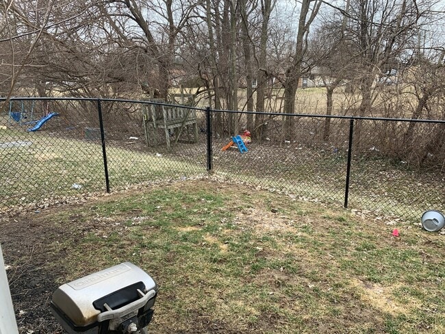 Building Photo - 3 Bedroom 3 Bath House with 2 Car Garage