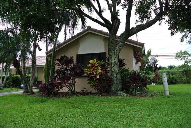 Building Photo - 9926 Watermill Cir