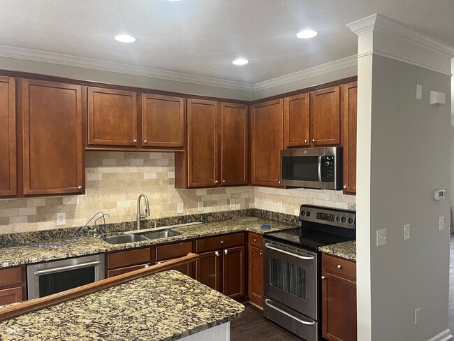 Building Photo - 1002 Cavendish Dr