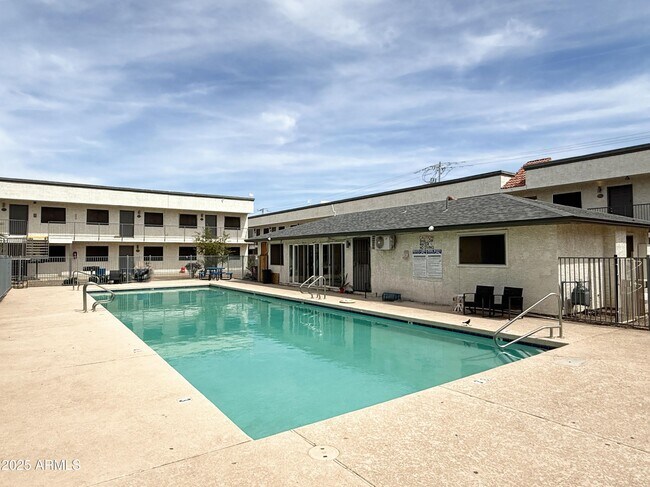Building Photo - 18202 N Cave Creek Rd