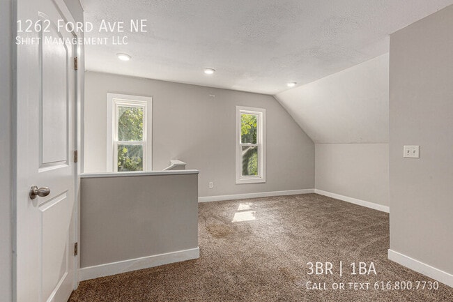 Building Photo - 1262 Ford Ave NE