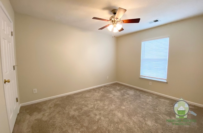 Building Photo - 302 Claybrooke Dr