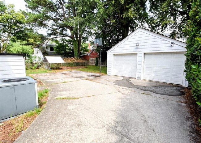 Building Photo - 1330 Monterey Ave