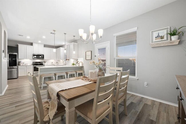 Building Photo - 6317 Conestoga Wagon Way