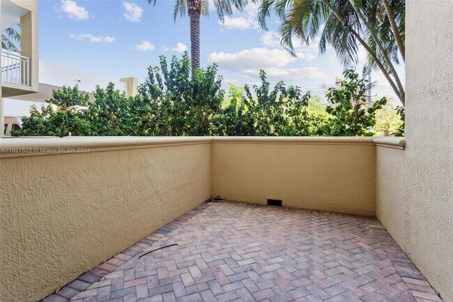 Building Photo - 1745 E Hallandale Beach Blvd