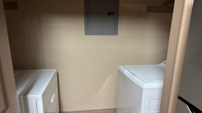 Building Photo - 8216 Casa Verde Rd