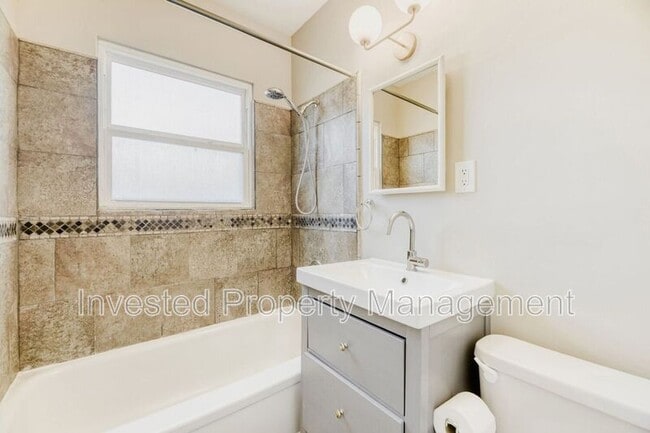 Building Photo - 4670 S Washington St