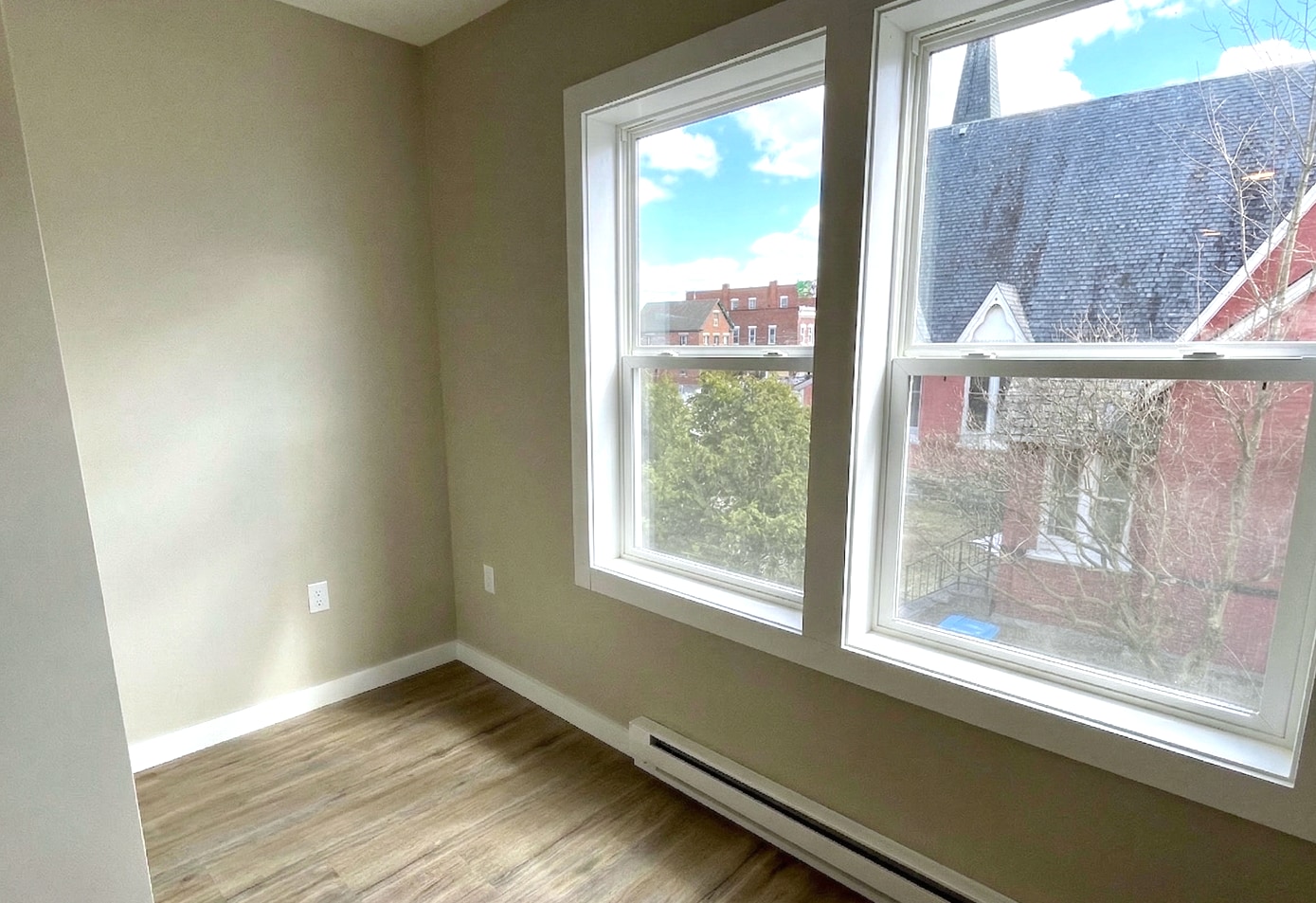 Building Photo - 20 N Main St